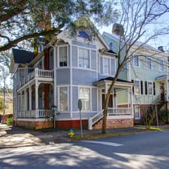 Big Blue House - Near Forsyth Park - Lower