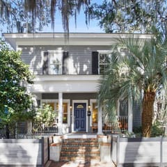 Starland Town House, Walk to the Park