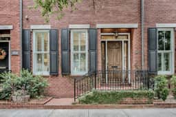 Liberty Street Redbrick Townhouse - Image 2