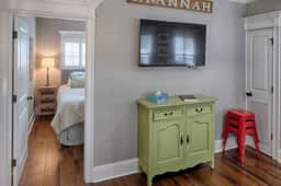 Liberty Street Redbrick Carriage House - Image 5