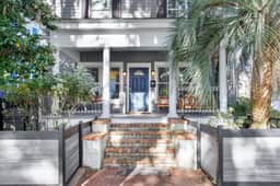 Starland Town House, Walk to the Park - Image 2