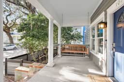 Starland Town House, Walk to the Park - Image 3