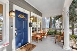 Starland Town House, Walk to the Park - Image 4