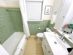 Ardsley Upscale Living Unit #1 - Image 5