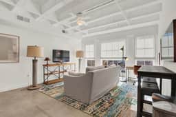 Wright Square Condo - Image 3