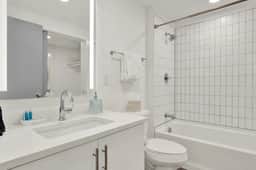 Wright Square Condo - Image 5