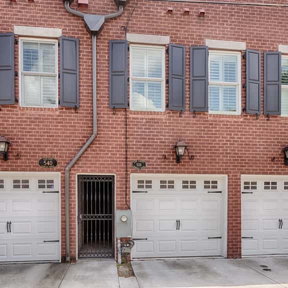 Liberty Street Redbrick Carriage House - Image 1