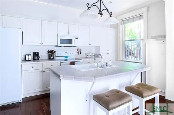 Design District Executive Rental Condo - Image 3