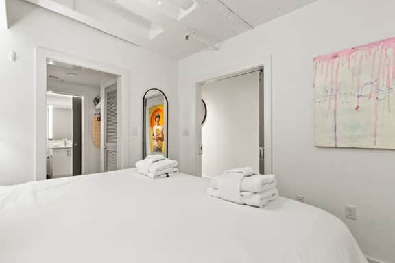 State Street Retreat - Image 3