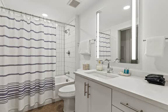 State Street Retreat - Image 5