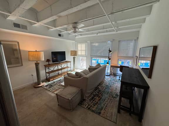 Wright Square Condo - Image 4