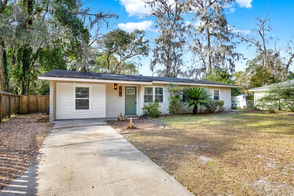Kings Way Bungalow - Image 2