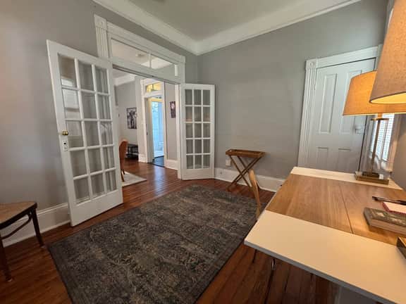 Thomas Square Affair Unit B - Image 5