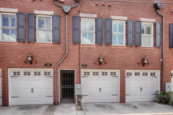 Liberty Street Redbrick Carriage House - Image 1
