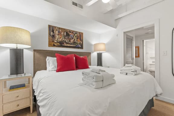 State Street Retreat - Image 1