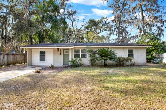 Kings Way Bungalow - Image 1